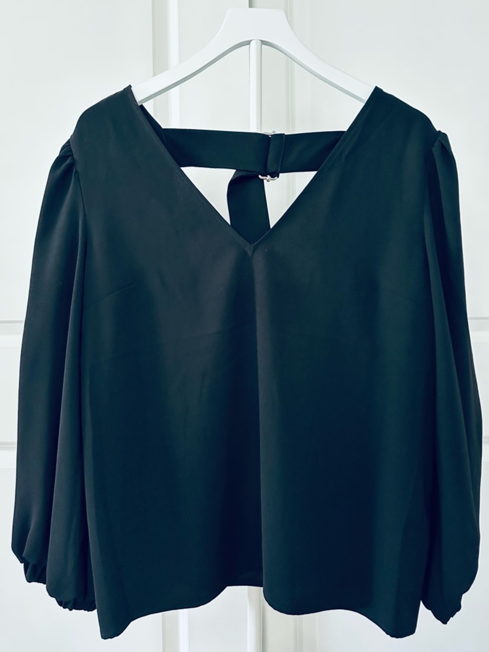 Women’s Express 3/4 Sleeve Black V-Neck Blouse Size L